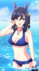animal_ears bead_bracelet beads bikini black_hair blue_bikini blue_eyes bracelet breasts cleavage commentary_request cowboy_shot day ear_ornament eishin_flash_(reines_plaetschern)_(umamusume) eishin_flash_(umamusume) highres horse_ears horse_girl horse_tail jewelry kasumi_uzuki medium_breasts navel necklace ocean official_alternate_costume outdoors short_hair smile solo stomach swimsuit tail umamusume wading water