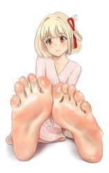 1girl absurdres barefoot blonde_hair feet highres light_blush light_smile looking_at_viewer lycoris_recoil medium_hair nishikigi_chisato red_eyes shirow_(mha03133) soles toes white_background