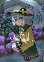 1girl absurdres black_hat blush bow buttons collared_shirt commentary_request diamond_button eyeball flower frilled_shirt_collar frilled_skirt frilled_sleeves frills green_eyes green_hair green_skirt hat hat_bow heart heart_of_string highres holding holding_umbrella hydrangea koishi_day komeiji_koishi long_sleeves looking_at_viewer medium_hair open_mouth rain shirt skirt solo soo_kazahana squatting third_eye touhou twitter_username umbrella wide_sleeves yellow_bow yellow_shirt