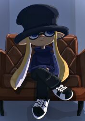 1girl absurdres armchair black_pants black_shoes blonde_hair blue_eyes blue_sweater chair cosplay full_body hat highres indoors inkling inkling_girl inkling_player_character jamiroquai jay_kay jay_kay_(cosplay) kurafuto_(group_klee) large_hat looking_to_the_side nintendo pants shoes sitting sneakers solo splatoon_(series) splatoon_1 sweater tentacle_hair turtleneck turtleneck_sweater