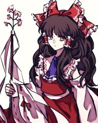 1girl ascot bow brown_eyes brown_hair closed_mouth commentary detached_sleeves flower frilled_bow frilled_hair_tubes frills gohei hair_tubes hakurei_reimu highres holding holding_gohei long_hair looking_at_viewer phantasmagoria_of_flower_view pink_flower purple_ascot red_bow red_skirt ribbon-trimmed_sleeves ribbon_trim skirt skirt_set soda_(sodaa_811) solo touhou very_long_hair