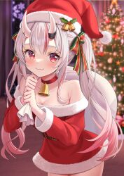 1girl :3 alternate_costume bag bare_shoulders bell belt blurry blurry_background bow brown_belt choker christmas_tree closed_mouth commentary_request double-parted_bangs dress fur-trimmed_dress fur-trimmed_headwear fur_trim gradient_hair grey_hair hair_between_horns hair_bow hat highres holding holding_bag hololive horns indoors kotone_neruneru long_hair long_sleeves looking_at_viewer multicolored_hair nakiri_ayame neck_bell off-shoulder_dress off_shoulder oni pom_pom_(clothes) red_choker red_dress red_eyes red_hair santa_costume santa_dress santa_hat short_dress sidelocks skin-covered_horns solo streaked_hair twintails virtual_youtuber