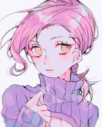1boy androgynous blurry braid cleavage_cutout clothing_cutout cyakkorotan depth_of_field eyelashes freckles highres jojo_no_kimyou_na_bouken looking_at_viewer male_focus orange_eyes pectoral_cleavage pectorals pink_hair purple_sweater ribbed_sweater simple_background sweater vento_aureo vinegar_doppio