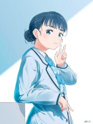 1girl basori_tiara black_hair blazer blue_background blue_bow blue_bowtie blue_eyes blush bow bowtie bu_d0_u closed_mouth double_v elbow_rest from_side hair_bun hand_up highres jacket long_sleeves looking_at_viewer make_heroine_ga_oo_sugiru! school_uniform solo tsuwabuki_high_school_uniform twitter_username two-tone_background upper_body v white_background white_jacket winter_uniform