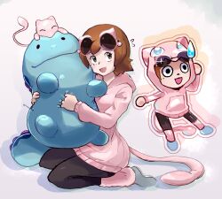1girl artist_name brown_hair flying_sweatdrops gen_1_pokemon grey_eyes hayley_(pokemon) highres holding holding_stuffed_toy hood hoodie legendary_pokemon mew_(pokemon) mii_(nintendo) my_pokemon_ranch mythical_pokemon nintendo pink_hoodie pokemon pokemon_(creature) pokemon_costume ragou2niko short_hair simple_background stuffed_animal stuffed_toy sunglasses sweatdrop white_background
