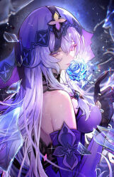 1girl bare_arms bare_shoulders black_gloves black_swan_(honkai:_star_rail) blue_flower blue_rose breasts broken_glass commentary crystal_flower detached_sleeves diandao_qin elbow_gloves flower from_behind glass gloves hair_between_eyes highres holding holding_flower honkai:_star_rail honkai_(series) large_breasts long_hair long_sleeves looking_at_viewer mole mole_on_back multicolored_eyes orange_eyes parted_lips purple_eyes purple_hair purple_sleeves rose shoulder_blades smile solo two-tone_eyes upper_body veil