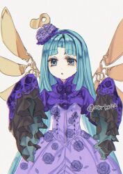 1girl aqua_hair artist_name atelier_(series) atelier_ayesha bow commentary_request curtained_hair dress frilled_sleeves frills grey_eyes grey_pupils kona_(atrkona) long_hair mechanical_wings odelia_(atelier) open_mouth purple_bow purple_dress simple_background solo standing twitter_username very_long_hair white_background wide_sleeves wings