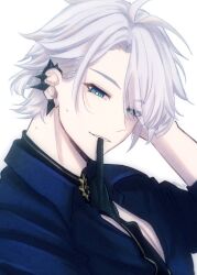 000nemuiyo000 1boy absurdres antenna_hair black_choker black_gloves black_shirt blue_eyes choker collared_shirt commentary earclip glove_in_mouth gloves highres honkai:_star_rail honkai_(series) looking_at_viewer male_focus mouth_hold official_alternate_costume parted_bangs parted_lips pectoral_cleavage pectorals phainon_(fashion)_(honkai:_star_rail) phainon_(honkai:_star_rail) photo_inset ponytail reference_inset shirt short_hair simple_background solo sweatdrop unworn_gloves upper_body white_background white_hair