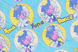 &gt;_&lt; 1girl androgynous black_hair blue_eyes blush blush_stickers chromashift closed_eyes closed_mouth commentary copyright_name crown earrings elbow_gloves eyelashes gloves heterochromia highres jewelry lucinda_grey multicolored_hair multiple_views open_mouth portrait red_eyes rin_penrose ring short_hair smile split-color_hair two-tone_hair virtual_youtuber white_gloves white_hair yona_yona_dance