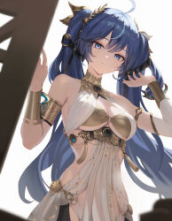 1girl ahoge ancient_greek_clothes armlet bare_shoulders blue_eyes blue_hair breasts cleavage commentary_request ddcc0123 gold_bra greco-roman_clothes hair_belt hands_up head_wreath highres iuno_(wuthering_waves) jewelry long_hair looking_at_viewer medium_breasts multicolored_hair parted_lips solo streaked_hair twintails underboob upper_body wuthering_waves