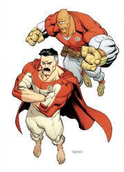2boys alien allen_(invincible) barefoot belt black_hair bodysuit cape clenched_teeth colored_skin commentary cyclops english_commentary facial_hair gauntlets grey_hair highres invincible_(series) male_focus mature_male multiple_boys muscular muscular_male mustache nolan_grayson omni-man one-eyed orange_skin pointy_ears red_cape ryan_ottley serious signature superhero_costume teeth white_bodysuit