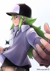 1boy absurdres baseball_cap black_hat black_shirt bracelet brown_pants collared_shirt commentary_request from_side green_eyes green_hair hair_between_eyes hat highres jewelry long_hair long_sleeves male_focus n_(pokemon) necklace nintendo outstretched_arms pants parted_lips partial_commentary pokemon pokemon_bw shirt signature simple_background solo spread_arms twitter_username two-tone_hat undershirt upper_body watagashikn white_background white_hat white_shirt