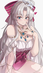 1girl ahoge aqua_eyes bare_shoulders bow breasts carlotta_(splashing_summer)_(wuthering_waves) carlotta_(wuthering_waves) casual_one-piece_swimsuit cleavage closed_mouth commentary fingernails grey_hair hair_bow hand_up heart highres jewelry long_fingernails long_hair medium_breasts nail_polish necklace official_alternate_costume one-piece_swimsuit parted_bangs pink_bow pink_nails pink_one-piece_swimsuit simple_background smile solo striped_bow swimsuit thighs venn_(vebonbon) very_long_hair white_background wuthering_waves