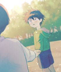 2boys aged_down black_eyes black_hair blush brothers child highres holding_hands kageyama_ritsu kageyama_shigeo long_sleeves looking_at_another male_focus mob_psycho_100 multiple_boys outdoors pale_skin short_hair shorts siblings spiked_hair tree user_dhue8322