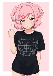 1girl absurdres arm_behind_back artist_name black_shirt blush border clenched_teeth doki_doki_literature_club flat_chest hair_intakes hair_ornament hairclip highres looking_at_viewer middle_finger naked_shirt natsuki_(doki_doki_literature_club) pink_background pink_eyes pink_hair polski shirt short_hair simple_background solo swept_bangs t-shirt teeth tsundere two_side_up upper_body white_border