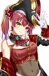 1girl absurdres bare_shoulders breasts cleavage closed_mouth covered_navel gloves hand_up hat highres hololive houshou_marine houshou_marine_(1st_costume) light_blush lingmu medium_breasts pirate_hat red_eyes simple_background smile solo upper_body virtual_youtuber white_background white_gloves yellow_eyes