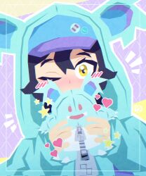 Rule 34 | 1girl, abstract background, baseball cap, black hair, blush, creatures (company), game freak, hair between eyes, hat, heart, highres, holding, holding stuffed toy, hood, hood up, hoodie, looking at viewer, nintendo, notice lines, nyabiko (pokemon), oficial gamesbr, one eye closed, pokemon, pokemon (anime), pokemon horizons, short hair, solo, stuffed toy, upper body, yellow eyes