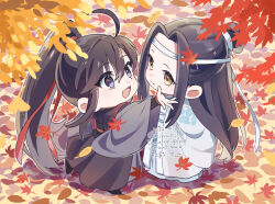 2boys :d ahoge autumn autumn_leaves black_boots black_hair black_hanfu boots chibi chibi_only chinese_clothes closed_mouth dated falling_leaves from_above full_body ginkgo_leaf hair_ribbon hanfu headband high_ponytail kimako_(kimako_8) lan_wangji leaf long_hair long_sleeves looking_at_another looking_at_viewer male_focus maple_leaf modao_zushi multiple_boys open_mouth outstretched_arm ponytail purple_eyes red_ribbon ribbon robe sidelocks smile standing topknot twitter_username watermark wei_wuxian white_hanfu white_headband wide_sleeves xiao_guan_(headdress) yaoi yellow_eyes