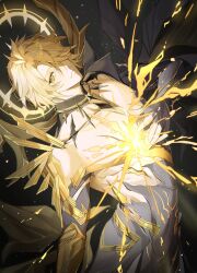 1boy 2_0_9 alternate_form asymmetrical_wings black_shirt blonde_hair cowboy_shot cracked_skin hair_between_eyes hair_over_one_eye halo halo_behind_head hand_on_own_chest hashtag-only_commentary highres honkai:_star_rail honkai_(series) looking_at_viewer male_focus material_growth phainon_(honkai:_star_rail) shirt short_hair solo torn_clothes torn_shirt wings yellow_blood yellow_eyes
