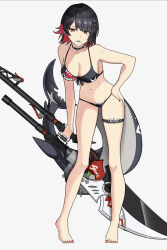 1girl bare_shoulders bikini black_bikini black_hair breasts choker cleavage collarbone commentary ellen_joe fins fish_tail front-tie_bikini_top front-tie_top full_body hair_between_eyes hand_on_own_hip highres holding holding_weapon horikkita large_breasts looking_at_viewer mole mole_under_eye nail_polish navel red_eyes red_hair shark_girl shark_tail short_hair simple_background solo stomach swimsuit tail thigh_strap toenail_polish toenails weapon white_background zenless_zone_zero