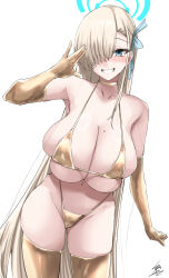 1girl absurdly_long_hair arm_up asuna_(blue_archive) bikini blonde_hair blue_archive blue_eyes blue_halo breasts cleavage curvy elbow_gloves gloves gold_bikini gold_choker gold_gloves gold_thighhighs grin hair_over_one_eye hair_ribbon halo highleg highleg_bikini highres huge_breasts ibara_azuki long_hair micro_bikini mole mole_on_breast open_hand ribbon simple_background smile solo straight_hair swimsuit very_long_hair white_background