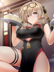 1girl black_dress black_gloves blonde_hair breasts china_dress chinese_clothes closed_mouth commentary_request dress eyewear_on_head food gloves highres large_breasts looking_at_viewer nyabe partially_fingerless_gloves short_hair smile solo steamed_bun sunglasses sweety_(zenless_zone_zero) thigh_strap underboob yellow_eyes zenless_zone_zero