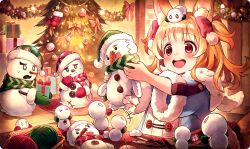 +++ 1girl 6+others :d animal_ear_fluff animal_ears blonde_hair blush bow box broken_stuffed_toy child christmas_tree commentary gift gift_box green_hat green_mittens hair_bow happy hat holding holding_stuffed_toy hood hood_down indoors medium_hair mittens multiple_others nina_(ta_ga_tame_no_alchemist) official_alternate_costume official_art open_mouth pink_bow rabbit_ears rabbit_girl red_eyes red_hat red_mittens santa_hat smile snowman solo_focus stuffed_toy sweatdrop ta_ga_tame_no_alchemist teeth third-party_source two-handed two_side_up upper_body upper_teeth_only winter_clothes yarn yarn_ball