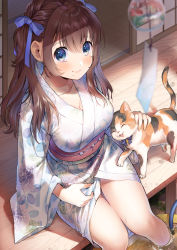 1girl animal_hands bare_legs blue_eyes braid breasts brown_hair bucket cat cleavage closed_mouth clothes_lift collarbone commentary_request feet_out_of_frame floral_print geshumaro hair_ribbon highres japanese_clothes kimono kimono_lift knees_together_feet_apart lifting_own_clothes long_hair looking_at_viewer medium_breasts mole mole_under_mouth original paw_print petting print_kimono ribbon sitting sliding_doors smile tatami thighs veranda water wind_chime wooden_floor yukata yukata_lift