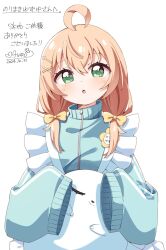 Rule 34 | 1girl, :o, ahoge, apron, blush, bow, commentary request, commission, commissioner name, dated, dot nose, green jacket, hair bow, hair ornament, haru (konomi 150), indie virtual youtuber, jacket, long sleeves, looking at viewer, medium hair, name tag, norimaki yuzuyu, open mouth, orange hair, short twintails, signature, simple background, skeb commission, sleeves past fingers, sleeves past wrists, solo, track jacket, twintails, upper body, virtual youtuber, white apron, white background, x hair ornament, yellow bow