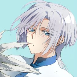 1boy akatsuki_no_yona blue_background blue_eyes colored_eyelashes dragon_hand gija_(akatsuki_no_yona) jin_(phoenixpear) jin_(pixiv_1398739) kija_(akatsuki_no_yona) male_focus mullet portrait short_hair_with_long_locks simple_background solo white_hair