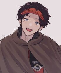 1boy black_eyes black_hair brown_cloak cloak erinan grey_background hat highres jacket looking_at_viewer male_focus mole mole_under_eye oki_kouji open_mouth red_hat red_jacket short_hair simple_background smile solo upper_body visor_cap world_trigger