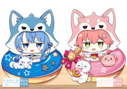 2girls 35p_(sakura_miko) :3 absurdres ahoge animal_costume animal_hood bell blue_eyes blue_hair blush_stickers cat chibi chibi_only commentary_request creature donut fire flame-tipped_tail floral_print flower food green_eyes hair_flower hair_ornament hand_up highres holding holding_food holding_microphone hololive hood hoshimachi_suisei jingle_bell kyabetsu_ningen long_sidelocks looking_at_viewer maguchi_(sakura_miko) microphone multiple_girls on_table open_mouth oversized_food oversized_object pink_hair ribbon sakura_miko sidelocks simple_background smile star_(symbol) star_in_eye symbol_in_eye table tail taiyaki takoyaki_(hoshimachi_suisei) translation_request virtual_youtuber wagashi white_background wings