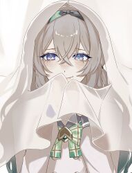 1girl black_hairband bow bowtie buttons closed_mouth collared_shirt curtain_grab curtains double-breasted firefly_(honkai:_star_rail) firefly_(spring_missive)_(honkai:_star_rail) gradient_hair green_bow green_bowtie green_pupils grey_hair grey_sailor_collar hair_between_eyes hair_intakes hair_tubes hairband highres honkai:_star_rail honkai_(series) long_hair multicolored_eyes multicolored_hair naruse_azusa plaid_bow plaid_bowtie plaid_clothes sailor_collar shirt smile solo two-tone_eyes white_shirt