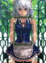 1girl alternate_hairstyle apron black_thighhighs bow braid cowboy_shot dappled_sunlight day female_focus framed gate grey_eyes hair_bow highres holding holding_picture_frame izayoi_sakuya kumonji_aruto looking_at_viewer maid maid_apron maid_headdress outdoors picture_frame plant puffy_sleeves shirt short_sleeves silver_hair single_braid skirt skirt_set smile solo sunlight thighhighs touhou vest waist_apron zettai_ryouiki