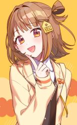 1girl akabeko brown_eyes brown_hair brown_vest choppy_bangs drawstring dress_shirt finger_to_cheek hair_intakes hair_rings highres hood hooded_jacket jacket looking_at_viewer medium_hair multicolored_hair one_side_up open_mouth sendo_yuuhi shirt sleeves_past_wrists solo streaked_hair upper_body vest virtual_youtuber vspo! yellow_background yellow_jacket yuura