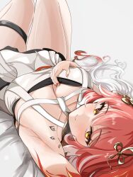 1girl absurdres arm_up black_collar body_markings breasts bunchosan_dayo changli_(wuthering_waves) cleavage closed_mouth collar colored_extremities commentary dress feather_hair fingernails hair_ornament highres knees_up large_breasts long_hair looking_at_viewer multicolored_hair nail_polish orange_nails pink_hair red_hands smile solo thigh_strap thighs two-tone_hair very_long_hair white_dress white_hair wuthering_waves yellow_eyes