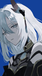 1girl absurdres backlighting bags_under_eyes bare_shoulders black_shirt black_sleeves blue_background brooch commentary_request detached_sleeves feather_hair_ornament feathers grey_eyes hair_ornament half-closed_eyes hanya_(honkai:_star_rail) highres honkai:_star_rail honkai_(series) jewelry looking_at_viewer maria_(maria_rose) muted_color parted_lips shirt short_hair simple_background solo upper_body white_hair