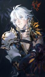 1boy 40080028157 absurdres antenna_hair armor black_choker black_shirt blue_eyes chinese_commentary choker coat collarbone commentary_request highres honkai:_star_rail honkai_(series) looking_to_the_side male_focus pauldrons phainon_(honkai:_star_rail) shirt short_hair shoulder_armor single_pauldron solo sun_symbol sun_tattoo tan upper_body white_coat white_hair