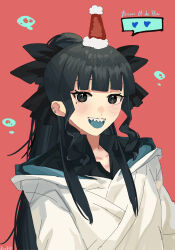 1girl artemis_of_the_blue atelier_live billyonthestraw black_eyes black_hair blue_tongue blunt_bangs character_name christmas colored_tongue ear_piercing hair_behind_ear hair_ribbon hat heart highres hood hood_down hoodie looking_at_viewer mole mole_under_eye open_mouth piercing ponytail red_background ribbon santa_hat shark_fin shark_girl sharp_teeth solo teeth virtual_youtuber wavy_sidelocks white_hoodie