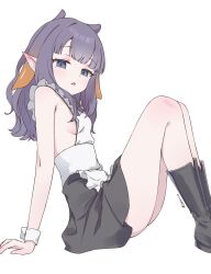 1girl adapted_costume apron arm_support black_boots black_skirt blue_eyes boots breasts cattocut gradient_hair highres hololive hololive_english knees_up long_hair mole mole_under_eye multicolored_hair ninomae_ina&#039;nis ninomae_ina&#039;nis_(pastry_chef) open_mouth orange_hair pointy_ears purple_hair sideboob simple_background sitting skirt small_breasts solo tentacle_hair virtual_youtuber white_apron white_background wrist_cuffs