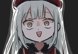 1girl bang_dream! bang_dream!_it&#039;s_mygo!!!!! beret commentary crazy_smile green_hair grey_background hat killkiss_(bang_dream!) long_hair lyy mortis_(bang_dream!) mortis_(costume)_(bang_dream!) open_mouth outline red_hat smile solo symbol-only_commentary teeth upper_teeth_only wakaba_mutsumi white_outline yellow_eyes