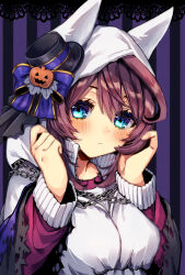 1girl adapted_costume ahoge animal_ears blue_eyes blush breasts brown_hair chain closed_mouth commentary_request hat highres hood hoodie horse_ears horse_girl jacket looking_at_viewer medium_breasts mihono_bourbon_(ghosty_and_the_magic_of_halloween)_(umamusume) mihono_bourbon_(umamusume) red_jacket shadow smile solo top_hat tracen_training_uniform track_jacket umamusume upper_body white_hoodie xx_momomo_xx