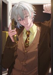 1boy arm_up blue_eyes blurry blurry_background brown_cardigan brown_hoodie brown_necktie buttons cardigan collared_shirt commentary corded_phone crossed_bangs earrings english_commentary floral_print green_eyes grin hair_between_eyes hand_up highres holding holding_phone hood hood_down hoodie indoors jewelry kaelix_debonair kaohom503 long_sleeves looking_at_viewer male_focus multicolored_eyes necktie nijisanji nijisanji_en open_clothes open_hoodie phone print_necktie shirt short_hair smile solo sunflower_print two-tone_eyes upper_body virtual_youtuber white_hair wing_collar yellow_shirt