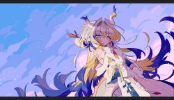 1girl absurdres arknights blonde_hair blue_hair blue_sky commentary cowboy_shot dragon_girl dragon_horns dragon_tail green_eyes grey_hair hair_ornament hair_stick highres horns jacket letterboxed looking_at_viewer multicolored_hair pants pointy_ears shu_(arknights) sky solo streaked_hair tail white_jacket white_pants ym_dpl