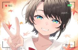1girl aqua_eyes autumn awa_(awao141) blurry blurry_background brown_hair collarbone collared_shirt falling_leaves frilled_shirt_collar frills gradient_eyes green_eyes grin head_tilt hololive leaf light_blush looking_at_viewer multicolored_eyes official_alternate_costume oozora_subaru oozora_subaru_(casual) portrait recording shirt short_hair smile twitter_username two-tone_eyes v viewfinder virtual_youtuber white_shirt
