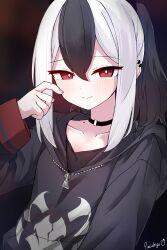 1girl absurdres artist_name black_choker black_hair black_hoodie blue_archive blush choker closed_mouth collarbone commentary_request ear_piercing hair_between_eyes highres hood hood_down hoodie kayoko_(blue_archive) long_sleeves looking_at_viewer mole mole_on_shoulder multicolored_hair piercing ponytail pueichigo red_eyes sidelocks smile solo two-tone_hair