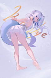 1girl absurdres alternate_costume armpit_crease arms_behind_back ass barefoot blue_eyes blue_hair commentary_request dress english_text feet fins fish_tail from_behind full_body gawr_gura gold_armlet grey_background grin highres hololive hololive_english leaning_forward long_hair looking_at_viewer mishiya_(misiya_dream) multicolored_hair off-shoulder_dress off_shoulder red_pupils shark_girl shark_tail sharp_teeth short_dress smile soles solo standing streaked_hair tail teeth text_background virtual_graduation_commemoration virtual_youtuber white_dress white_hair