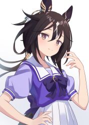 1girl animal_ears back_bow black_hair bow bowtie brown_eyes ear_covers grey_background hair_between_eyes hand_on_own_hip highres horse_ears horse_girl horseshoe_ornament large_bow long_hair looking_at_viewer low_ponytail pleated_skirt ponytail puffy_short_sleeves puffy_sleeves purple_bow purple_bowtie purple_shirt rotmico sailor_collar sailor_shirt school_uniform shirt short_sleeves simple_background skirt smile solo stay_gold_(umamusume) tracen_school_uniform umamusume upper_body white_hair white_skirt