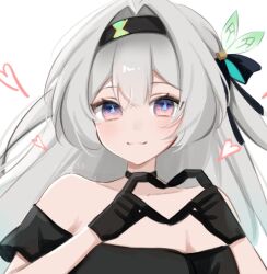 1girl :3 black_choker black_gloves black_hairband black_ribbon black_shirt choker closed_mouth finger_heart firefly_(honkai:_star_rail) gloves gradient_eyes gradient_hair green_pupils grey_hair hair_between_eyes hair_intakes hair_ornament hair_ribbon hairband heart highres honkai:_star_rail honkai_(series) long_hair memi_58 multicolored_eyes multicolored_hair off-shoulder_shirt off_shoulder ribbon shirt simple_background smile solo two-tone_eyes white_background