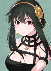 1girl black_dress black_hair breasts closed_mouth commentary commentary_request dress earrings flower green_background hair_flower hair_ornament hairband highres jewelry kazuma_muramasa large_breasts long_hair looking_at_viewer red_eyes rose sidelocks smile solo spy_x_family upper_body yellow_flower yellow_hairband yellow_rose yor_briar